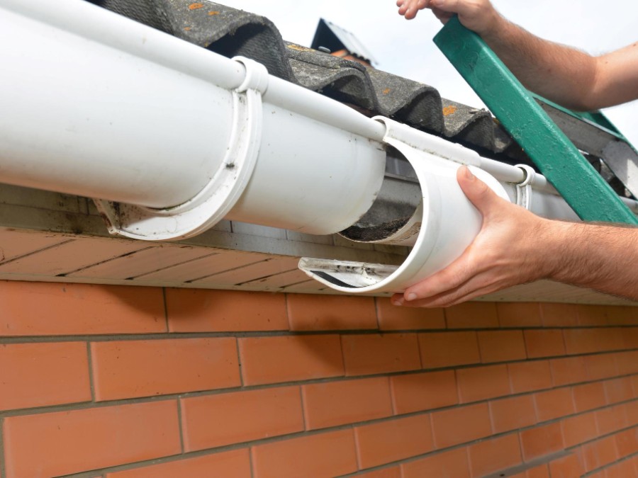 Pose de couvertines pour protection acrotères